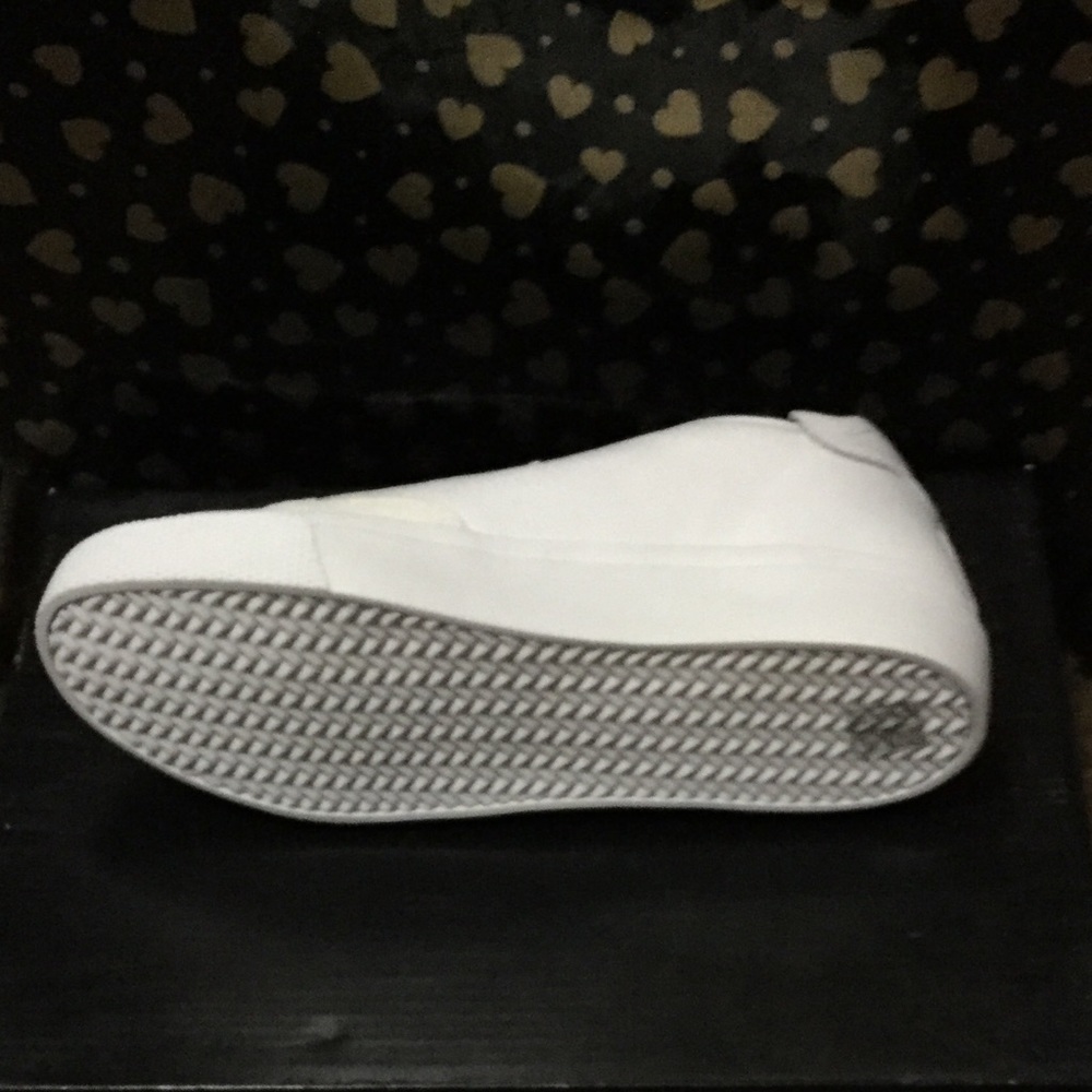 DKNY REESA SNEAKERS - Picture 4 of 6